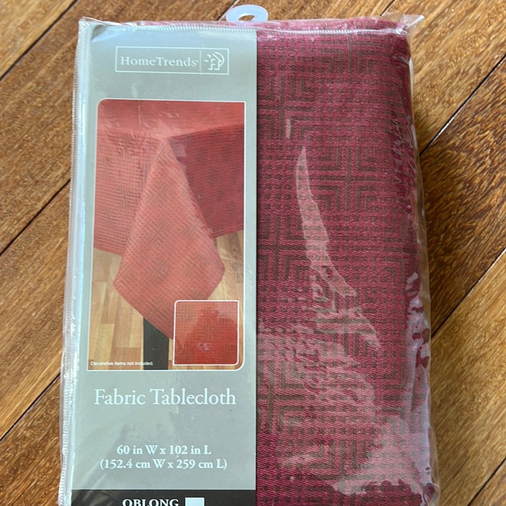 NWT Home Trends Fabric Tablecloth- 60x102